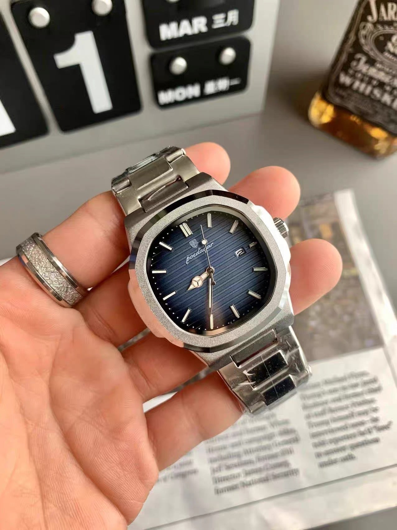 Montre poedegar nautilus
