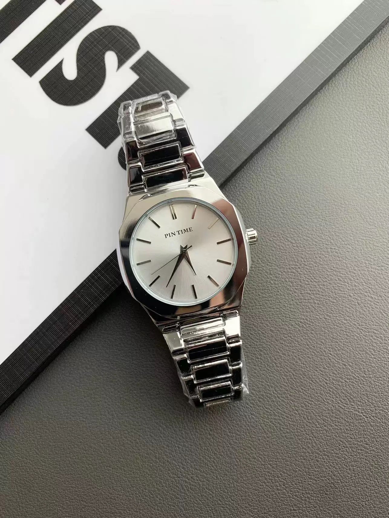 Montre Pin Time