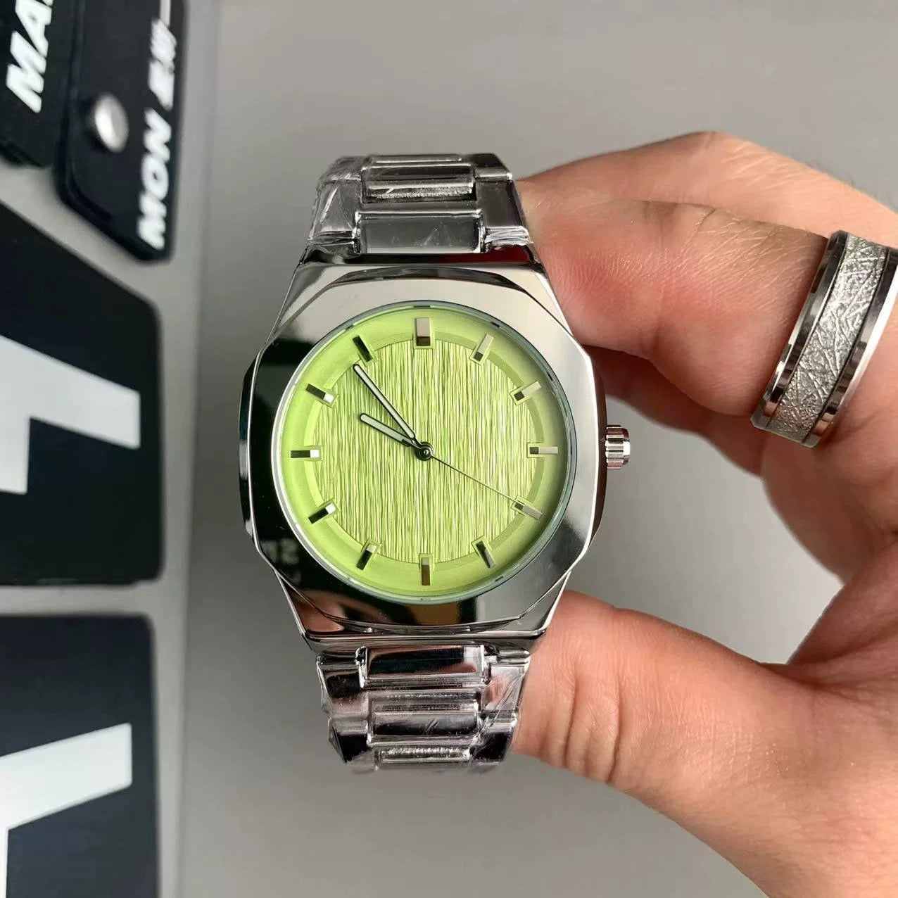 Montre Pin Time