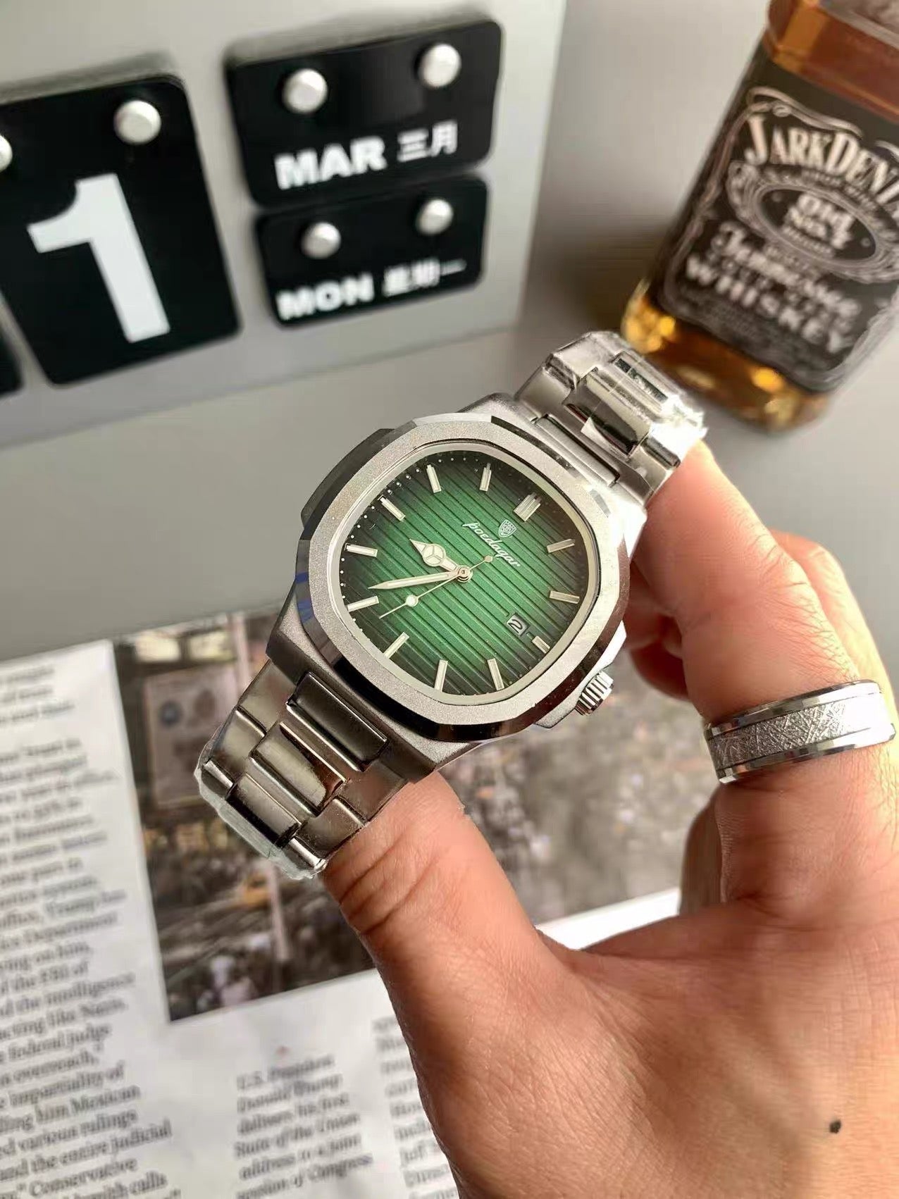 Montre poedegar nautilus